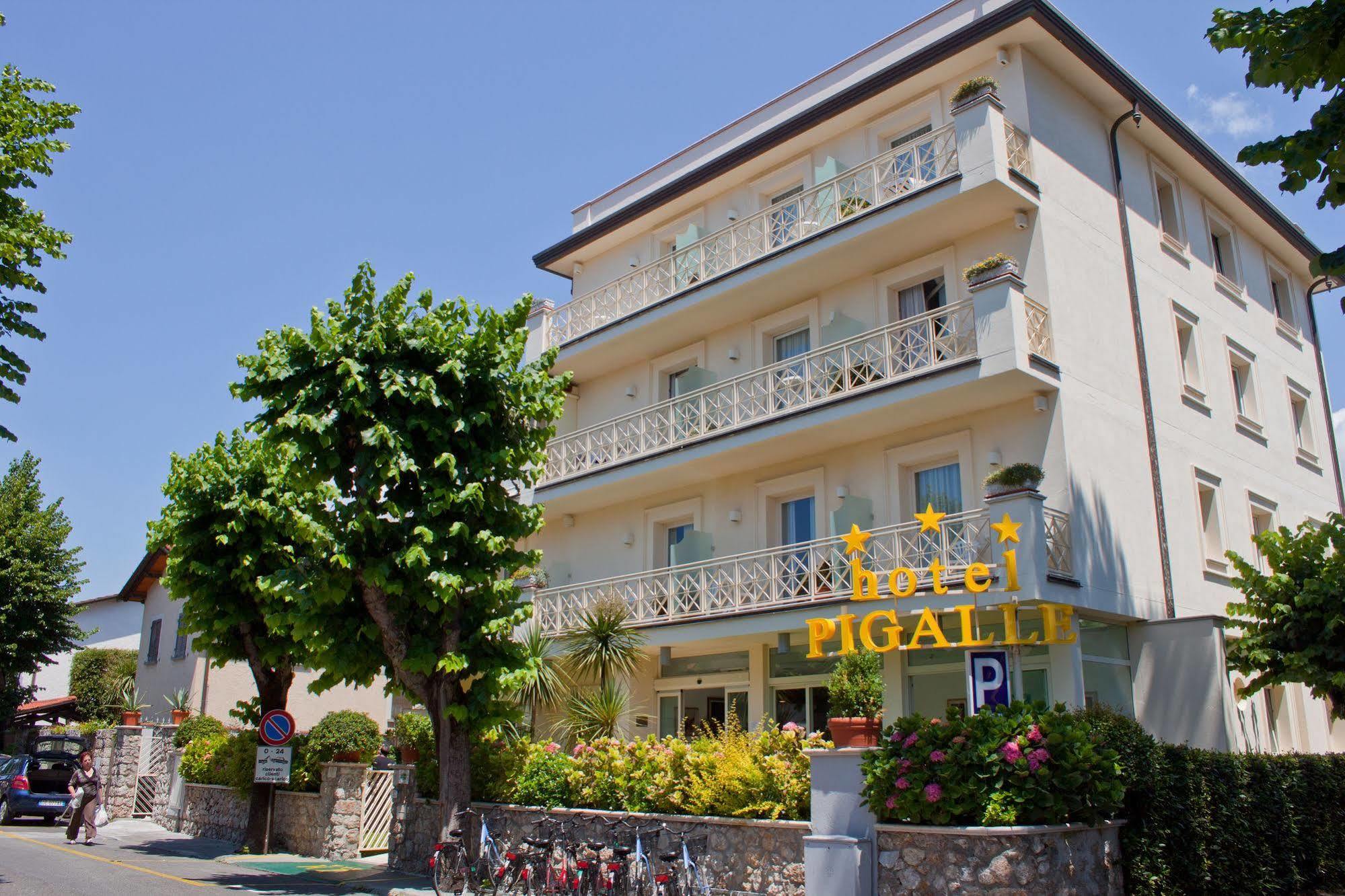 Hotel Pigalle Forte dei Marmi Exteriör bild
