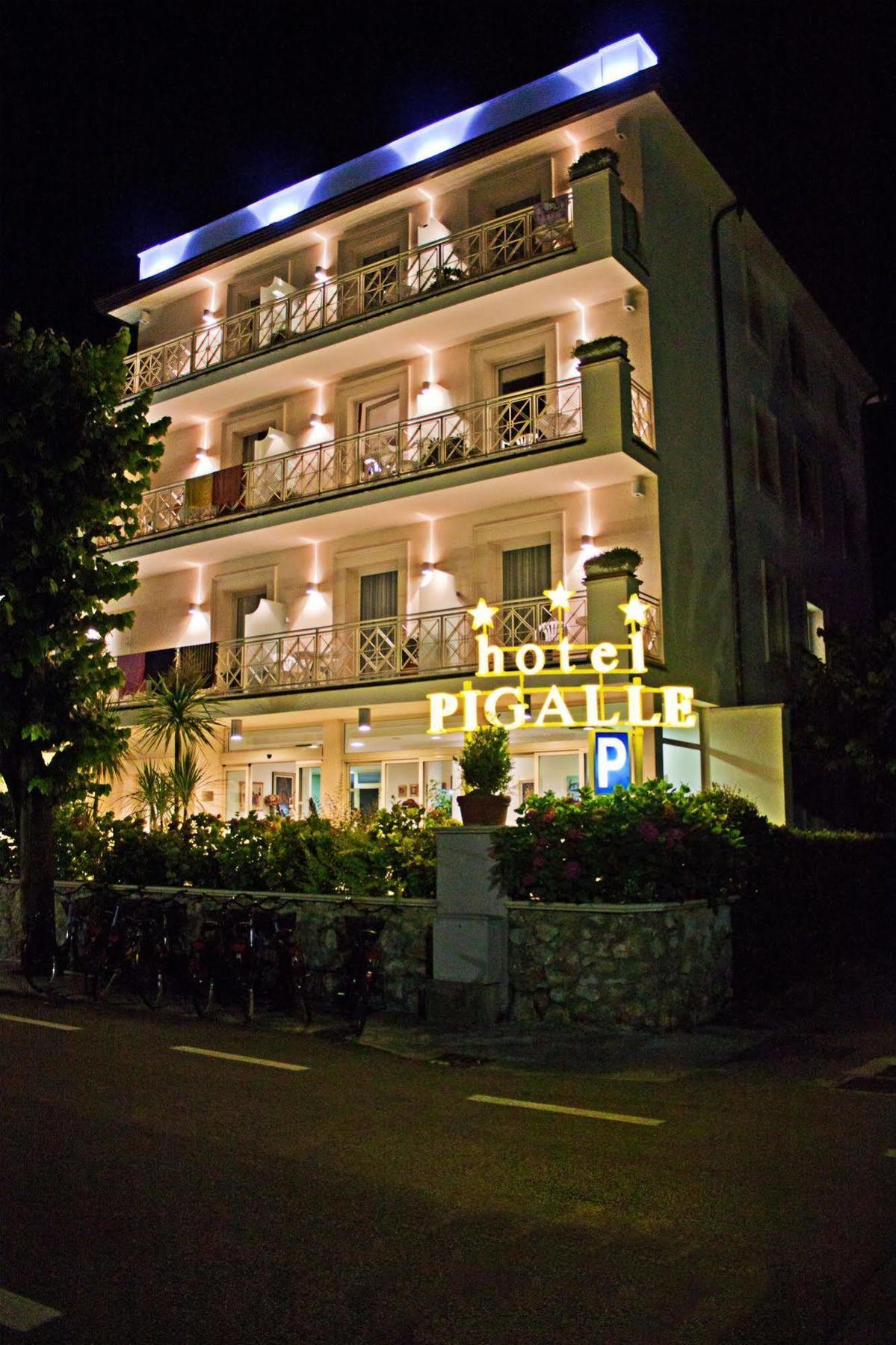 Hotel Pigalle Forte dei Marmi Exteriör bild